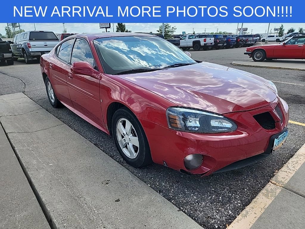 Used 2008 Pontiac Grand Prix image 2