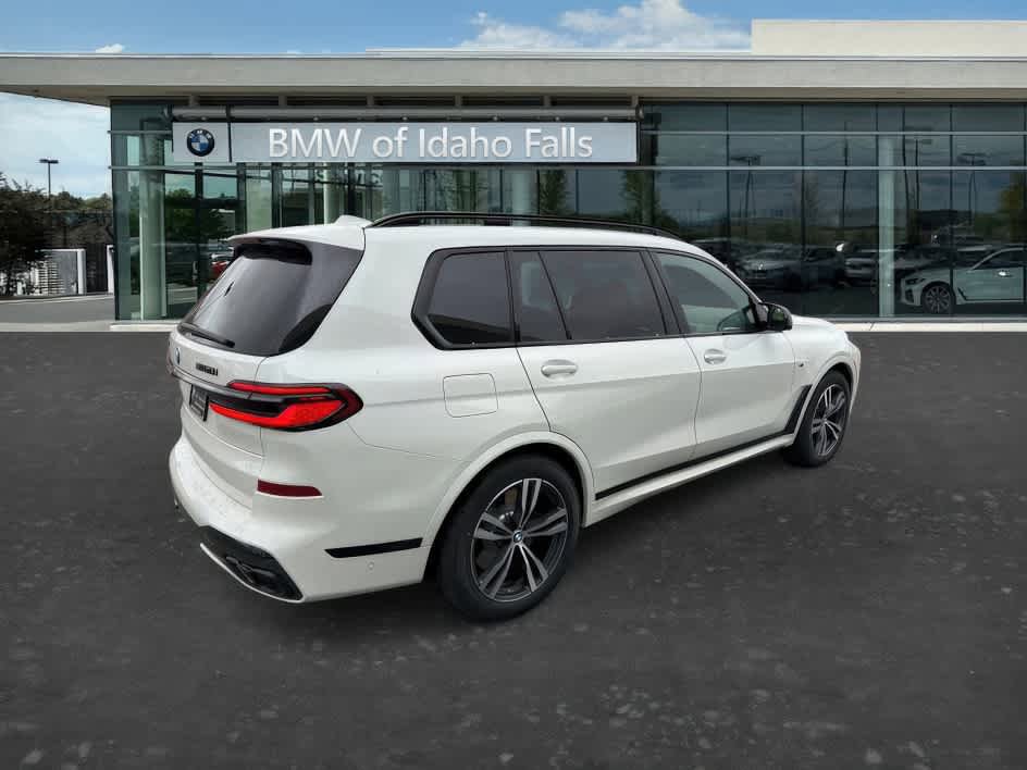 New 2026 BMW X7 M60i AWD/4WD image 7