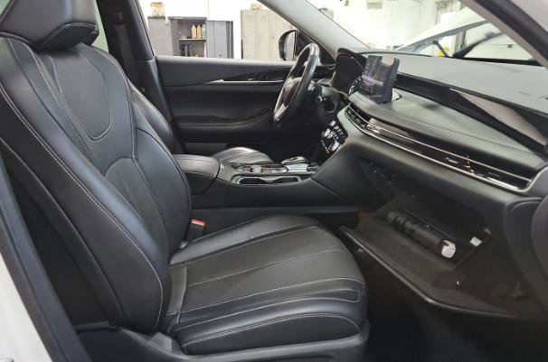 Used 2023 INFINITI QX60 Pure image 8