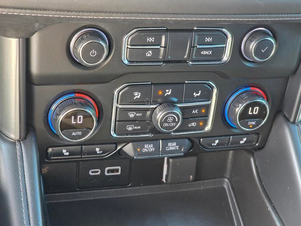 Used 2021 Chevrolet Suburban LT RWD image 19