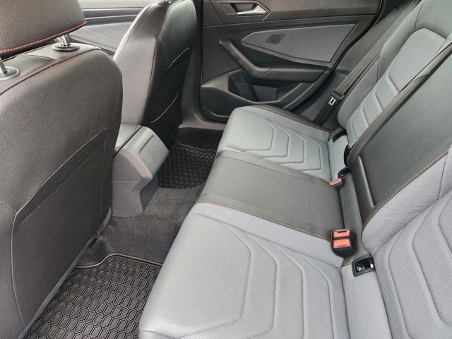 Used 2025 Volkswagen Jetta GLI Autobahn image 31