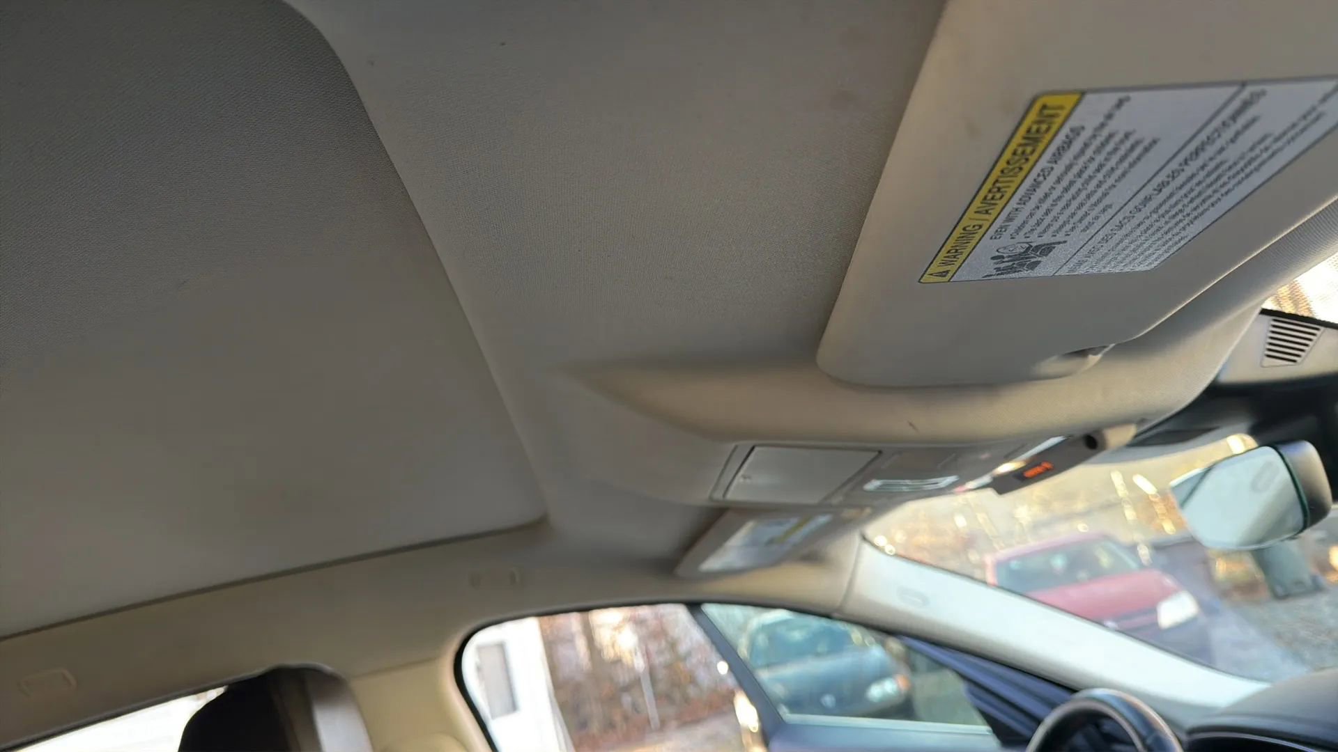 Used 2018 Jaguar E-PACE SE image 31