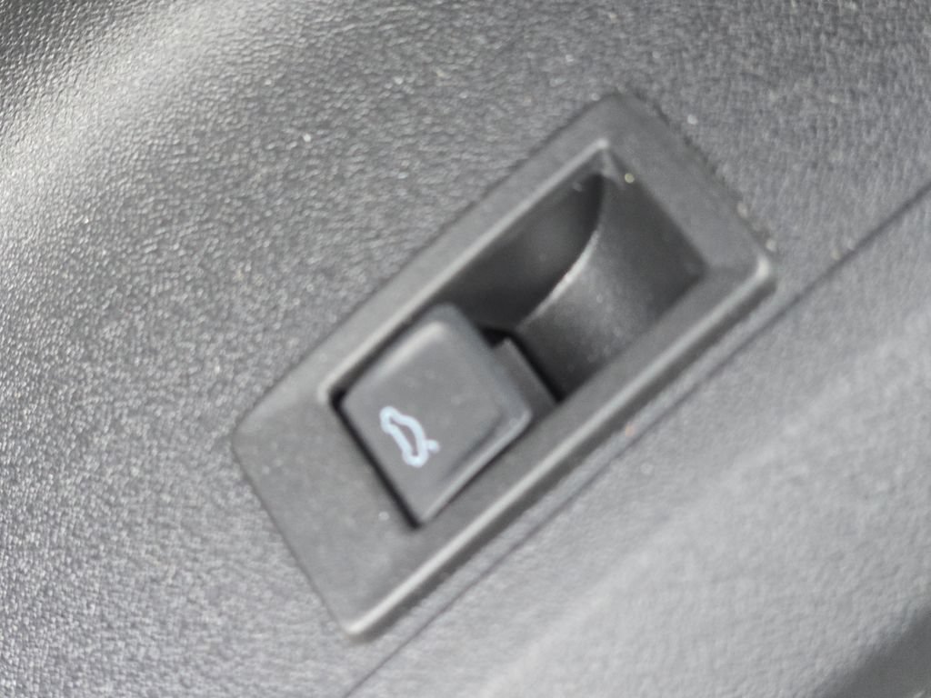 Used 2025 Audi Q5 Premium w/ Convenience Package AWD/4WD image 22