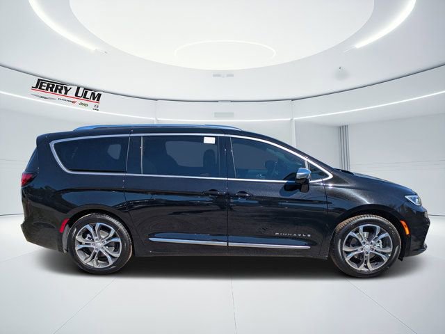 New 2026 Chrysler Pacifica Pinnacle FWD image 2