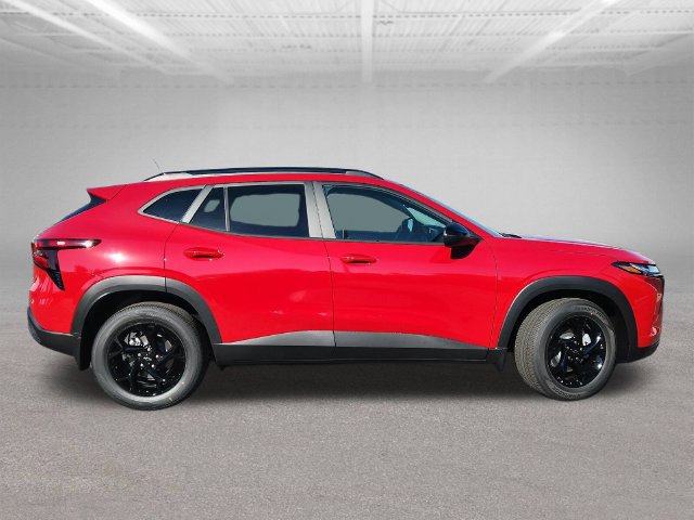 New 2026 Chevrolet Trax LT w/ Sunroof Package FWD image 8