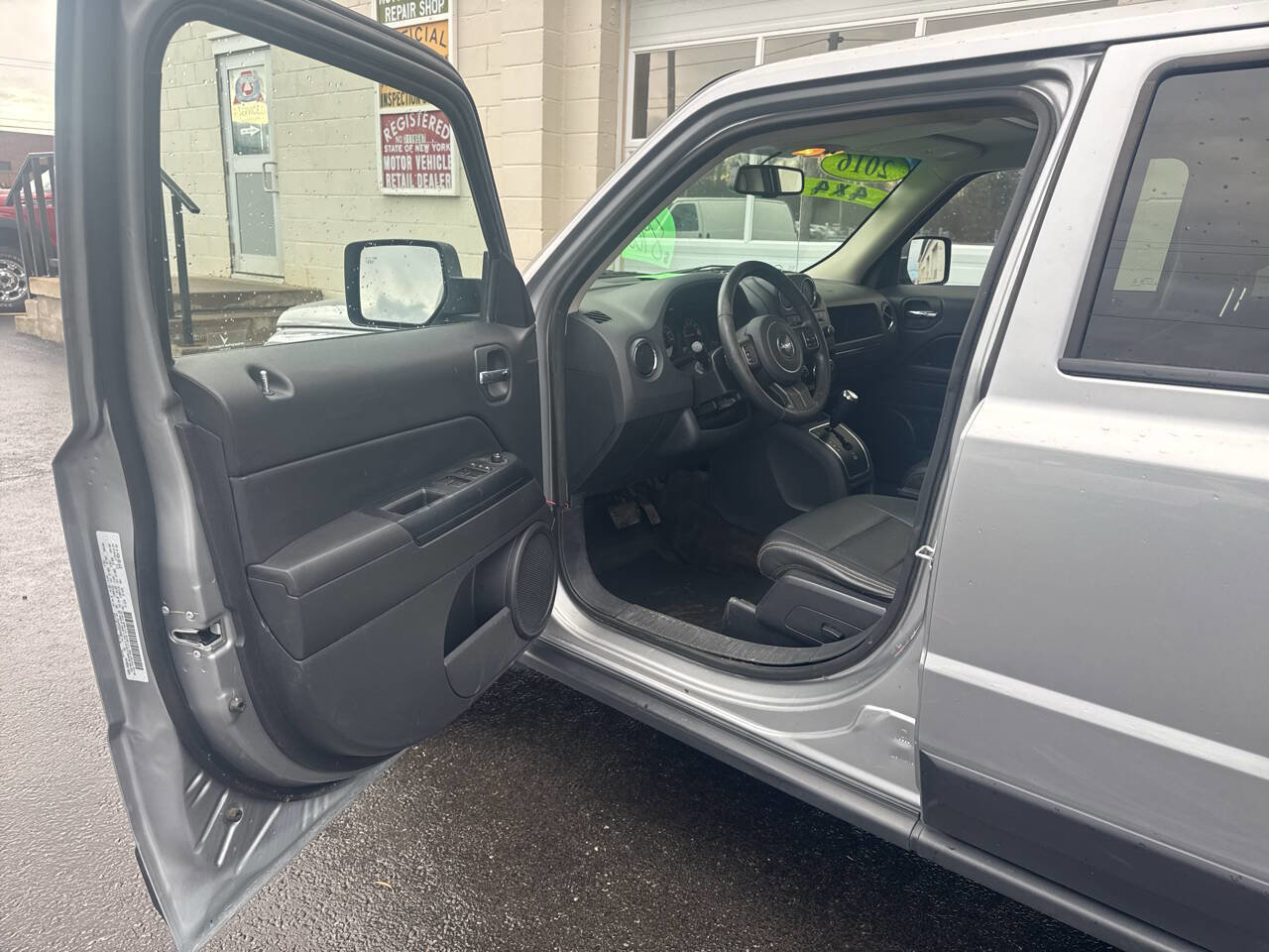 Used 2016 Jeep Patriot High Altitude image 9