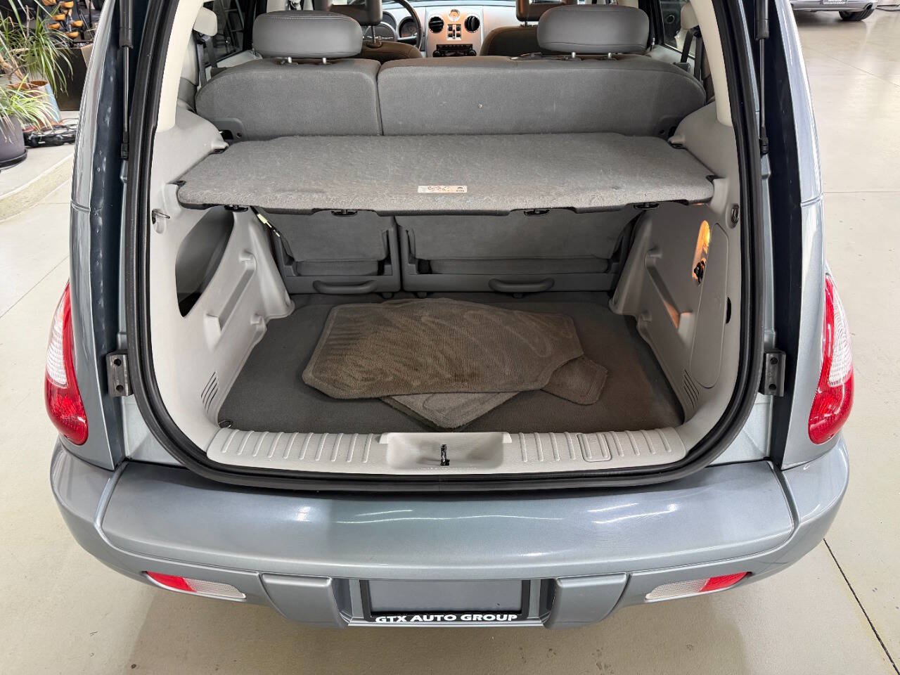Used 2010 Chrysler PT Cruiser FWD image 9