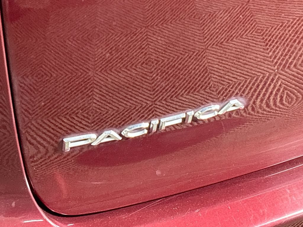Used 2018 Chrysler Pacifica Limited FWD image 24