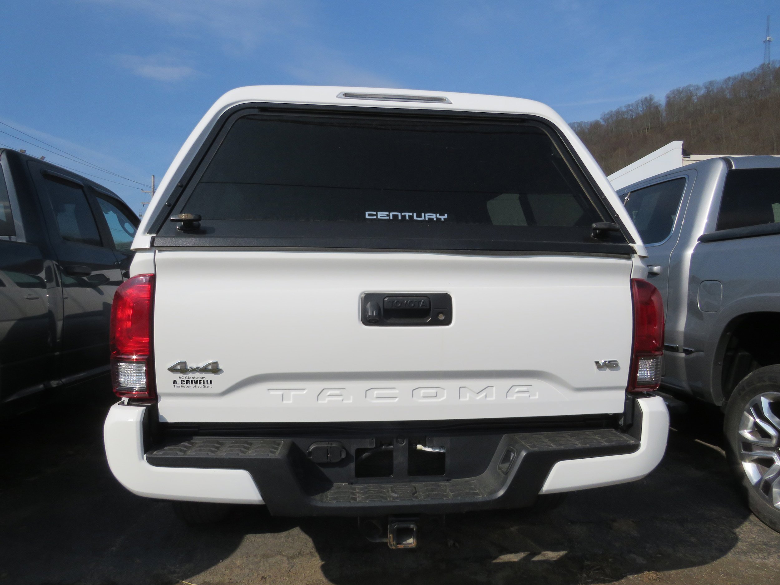Used 2023 Toyota Tacoma SR image 5