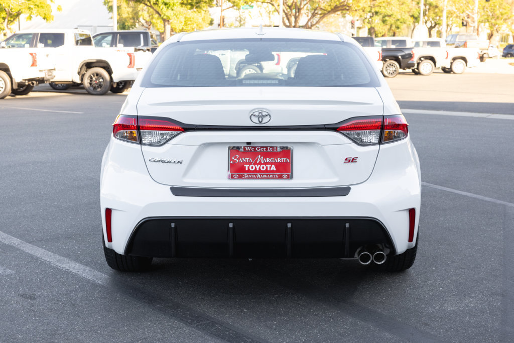 Used 2026 Toyota Corolla SE FWD image 6