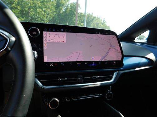 Used 2024 Chevrolet Equinox EV LT FWD image 15