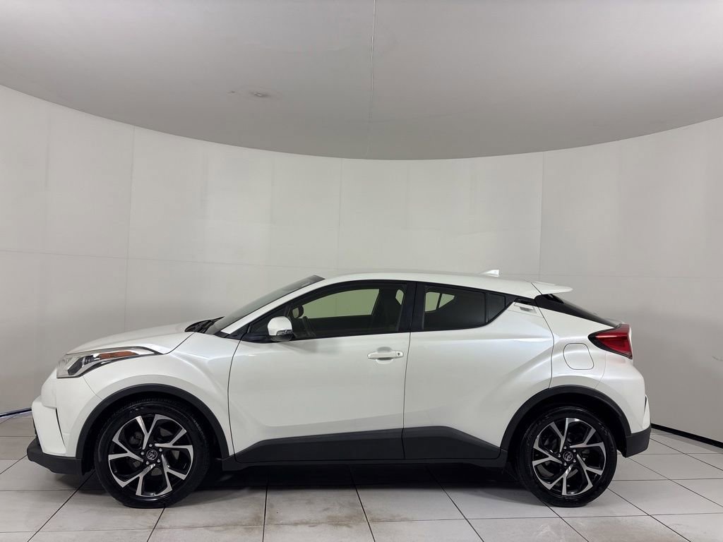 Used 2018 Toyota C-HR XLE image 2
