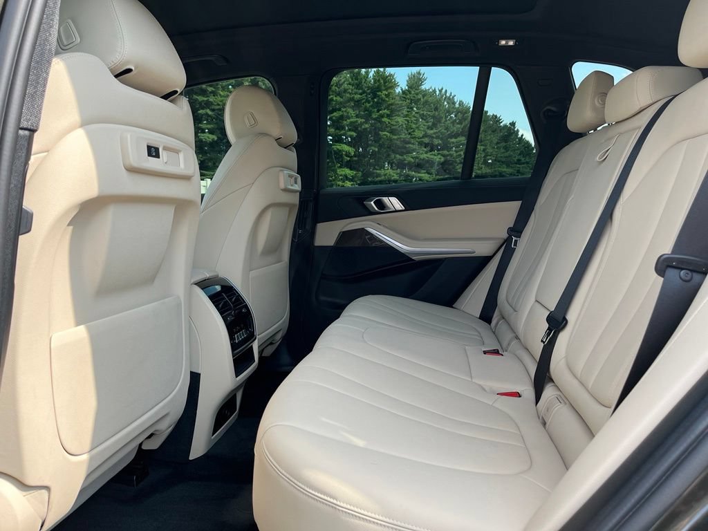 Used 2022 BMW X5 xDrive40i w/ Premium Package AWD/4WD image 23
