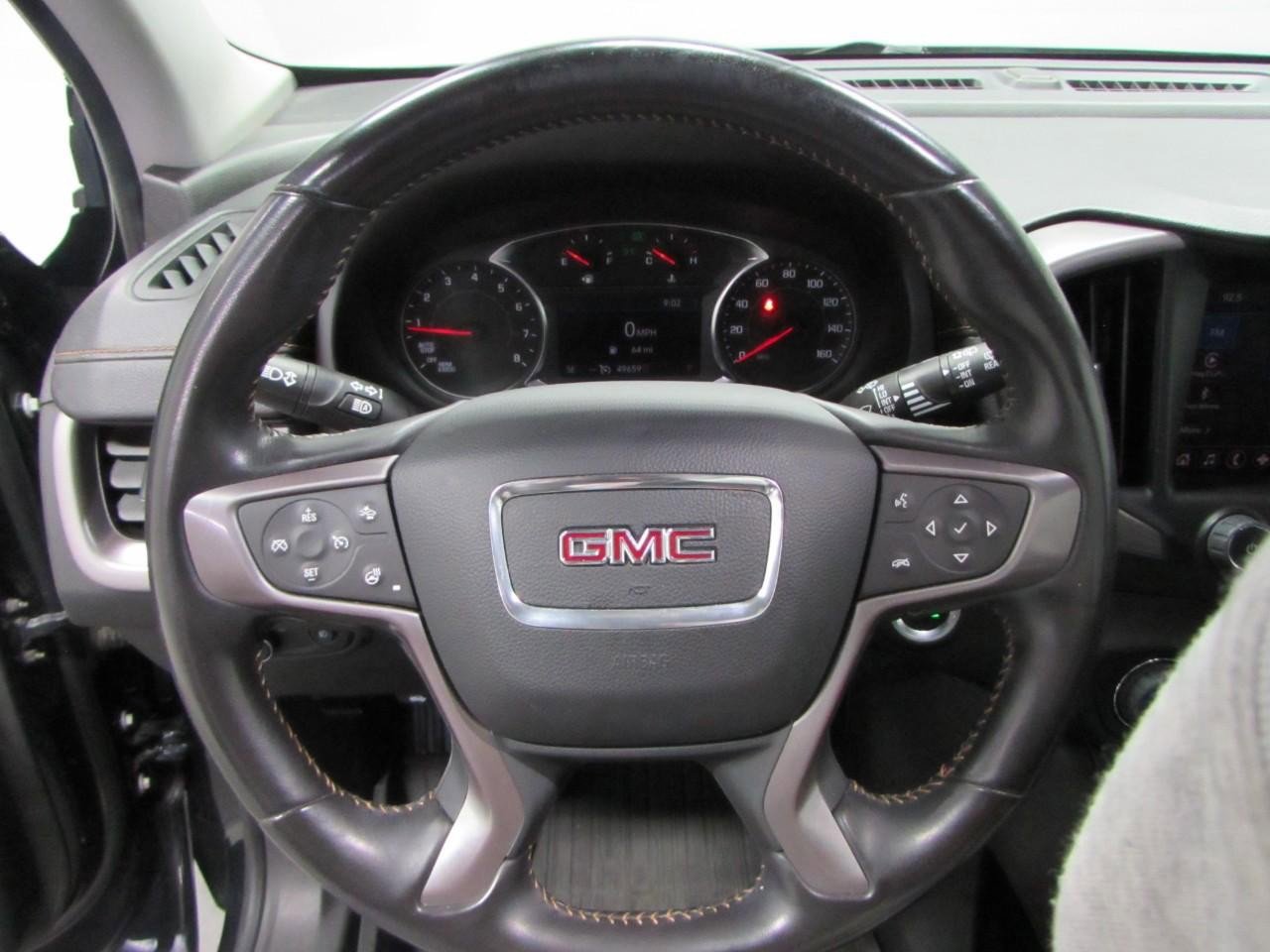 Used 2022 GMC Terrain AT4 image 25