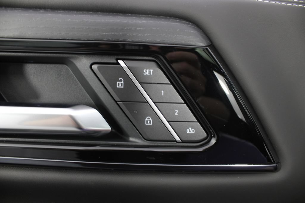 New 2026 GMC Yukon XL AT4 Ultimate AWD/4WD image 18