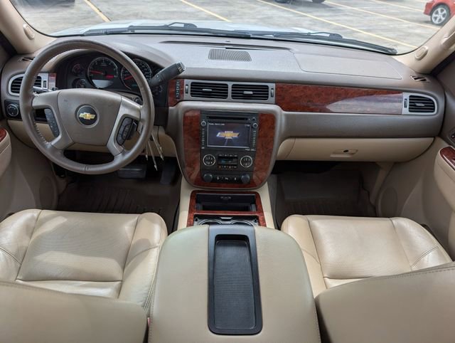 Used 2014 Chevrolet Suburban LTZ image 25