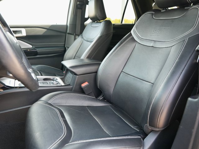 Used 2022 Ford Explorer ST w/ ST Street Pack image 13