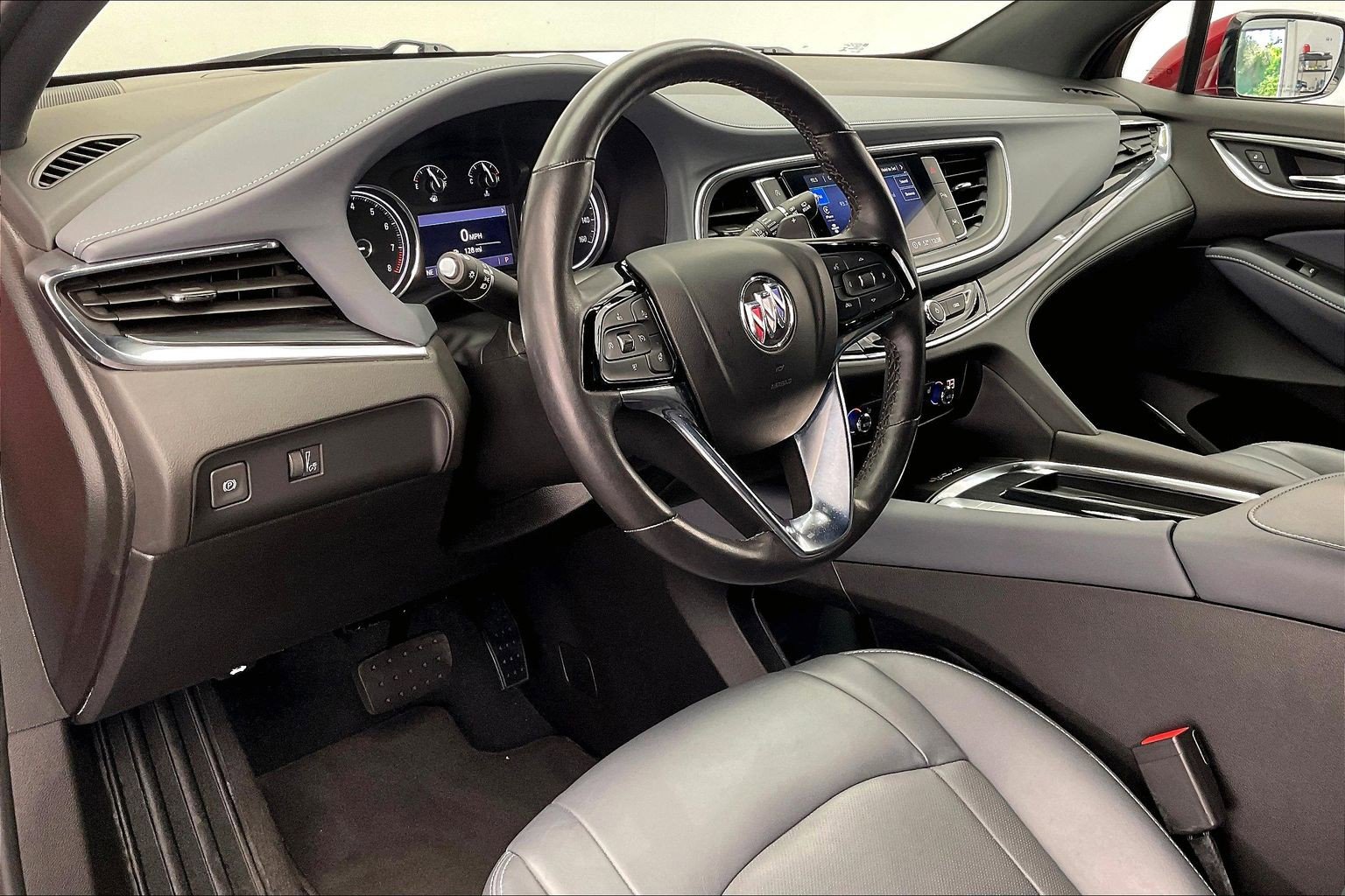Used 2023 Buick Enclave Essence image 14