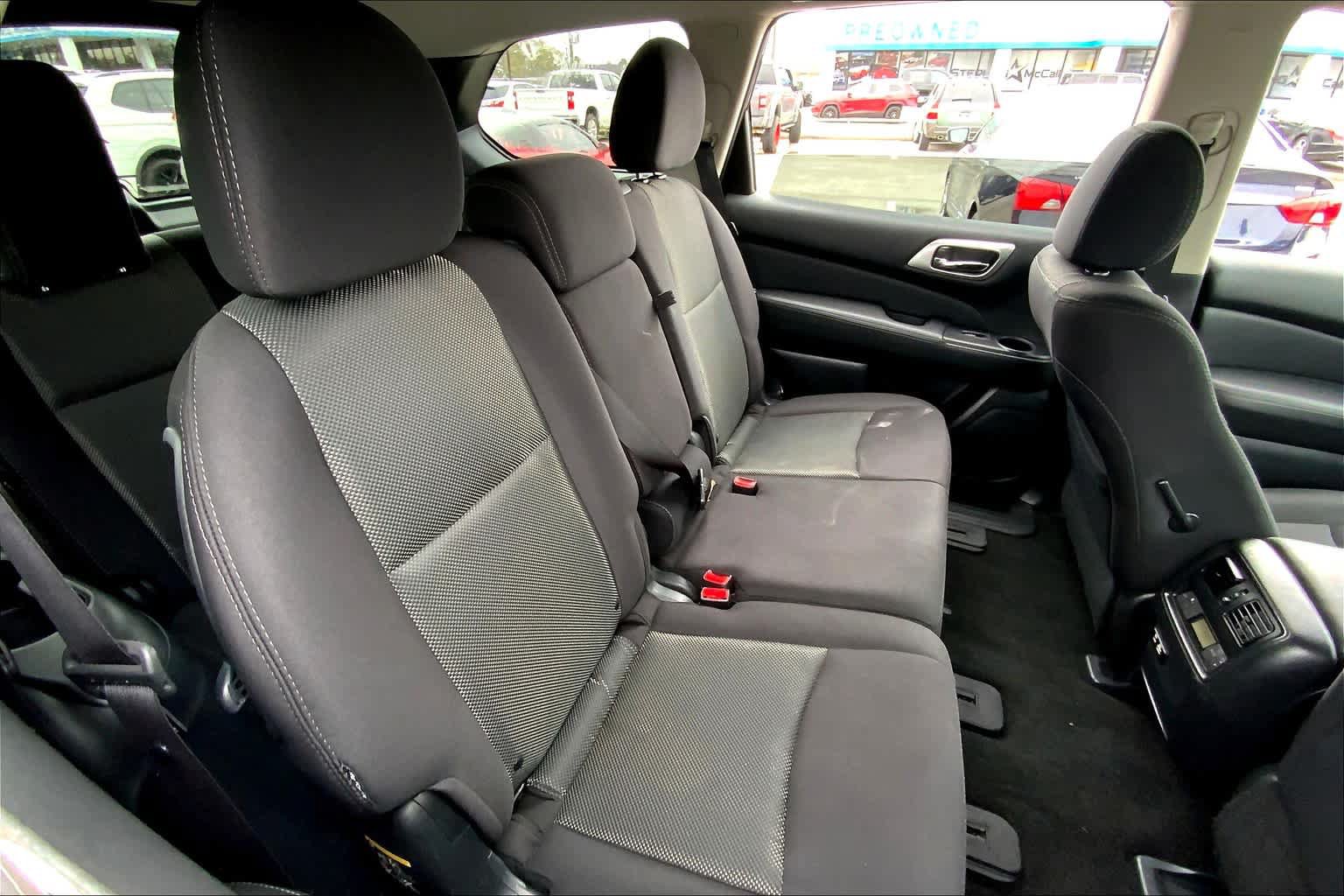 Used 2020 Nissan Pathfinder SV FWD image 17