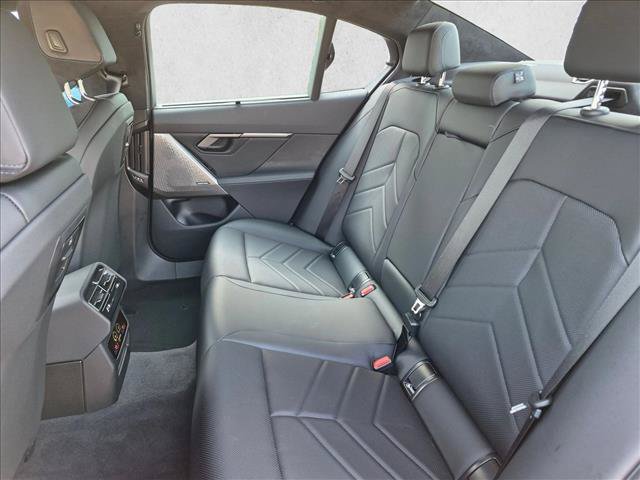 Used 2026 BMW i5 eDrive40 RWD image 14
