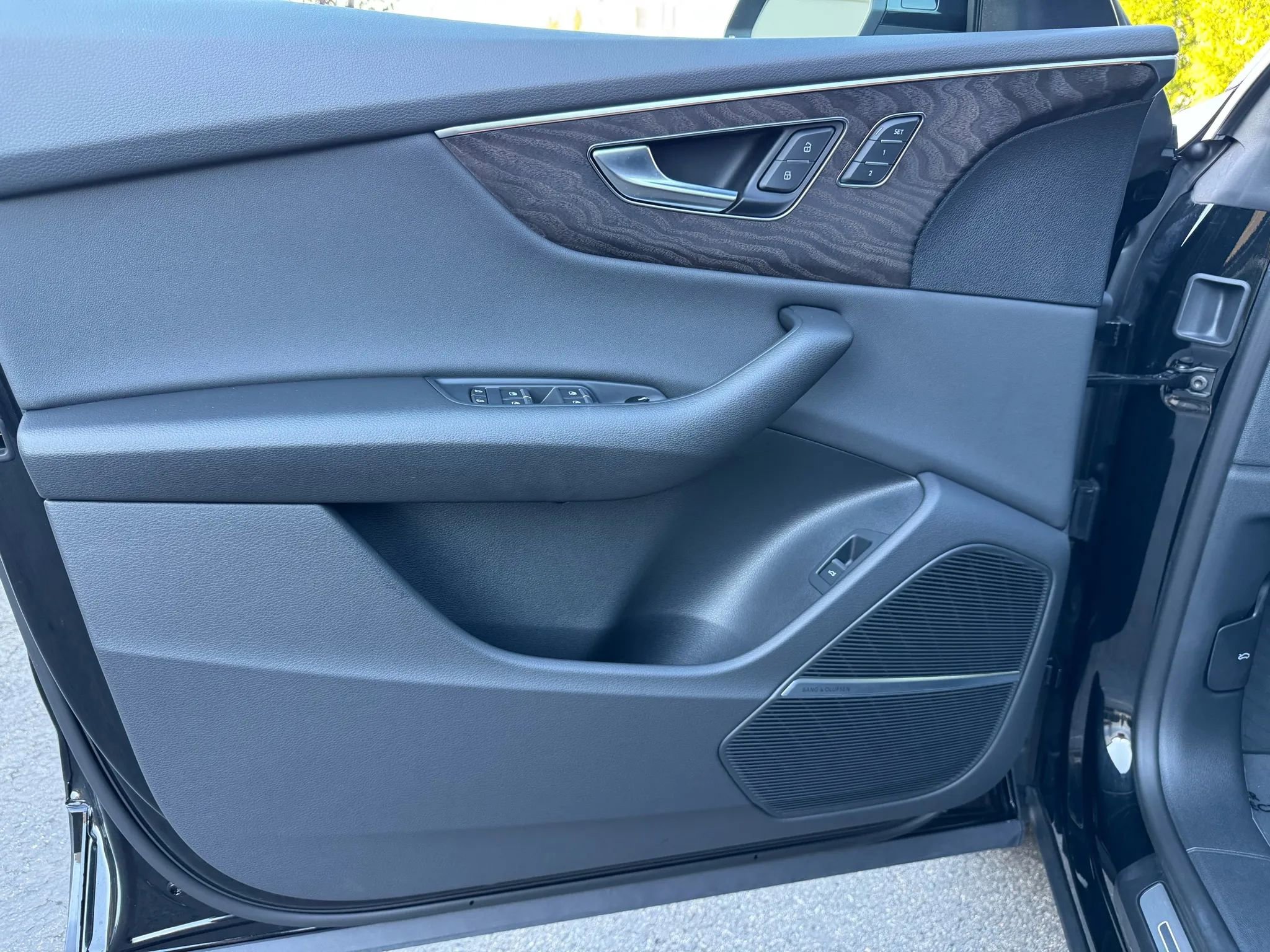 Used 2022 Audi Q8 Premium Plus w/ Premium Plus Package image 42