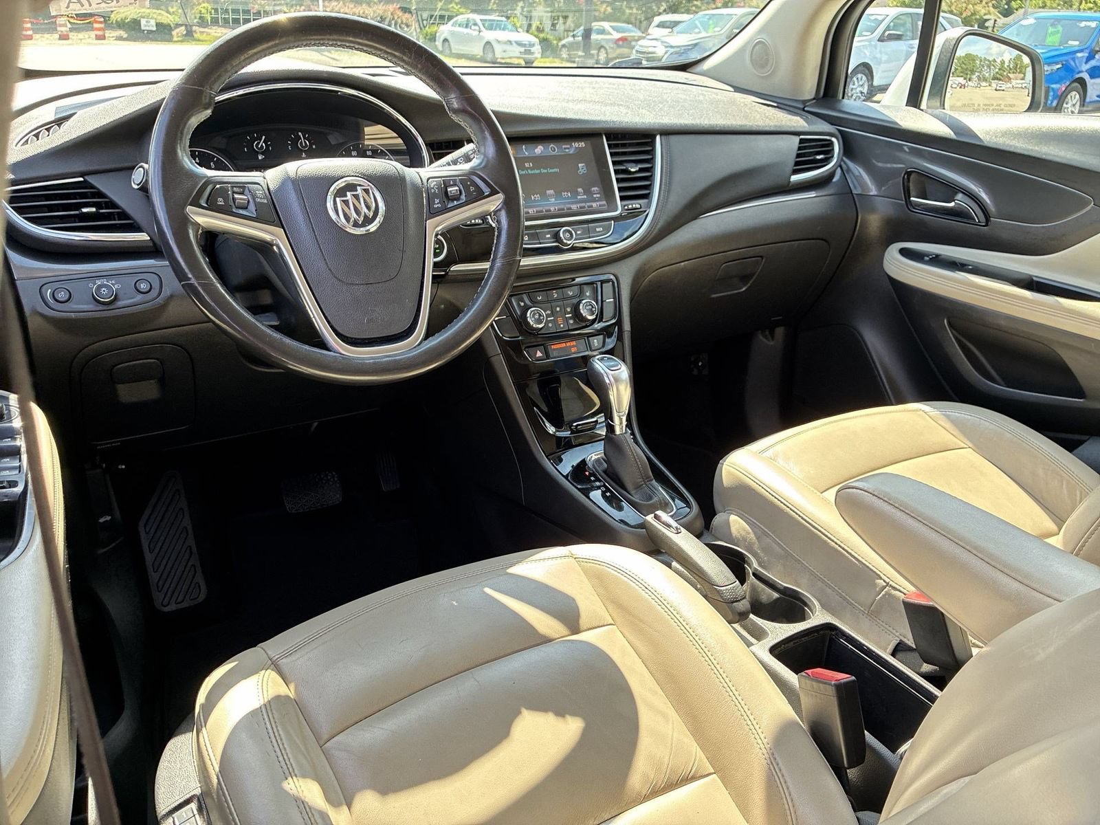 Certified 2019 Buick Encore Essence FWD image 19