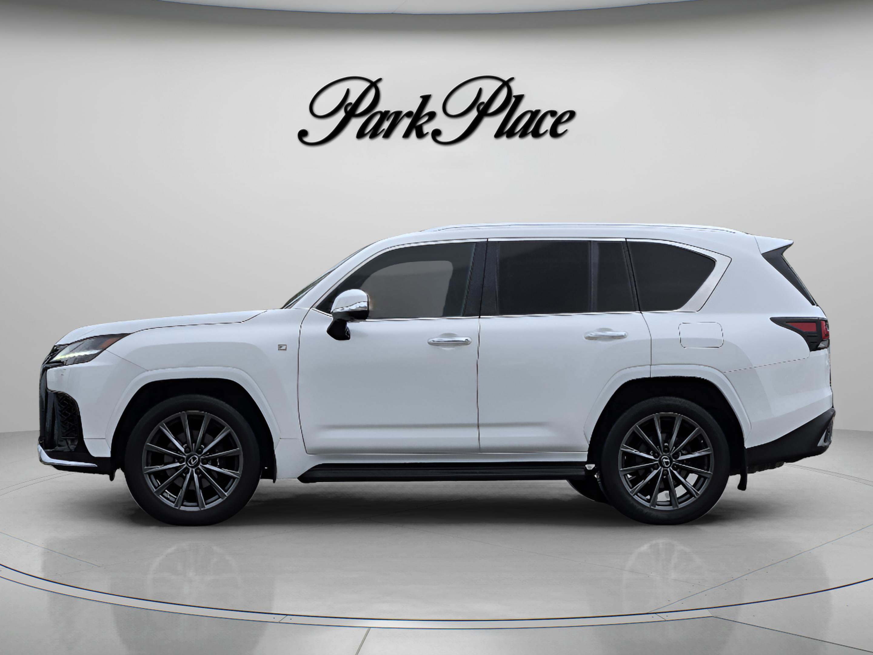 Used 2023 Lexus LX 600 F Sport AWD/4WD image 2