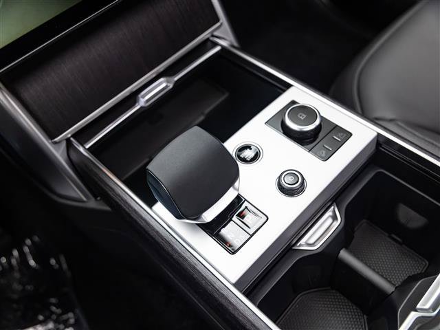 New 2027 Land Rover Range Rover Long Wheelbase SE AWD/4WD image 26