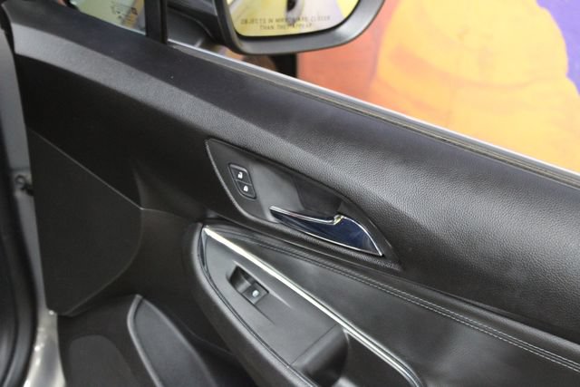 Used 2019 Chevrolet Cruze Premier FWD image 9