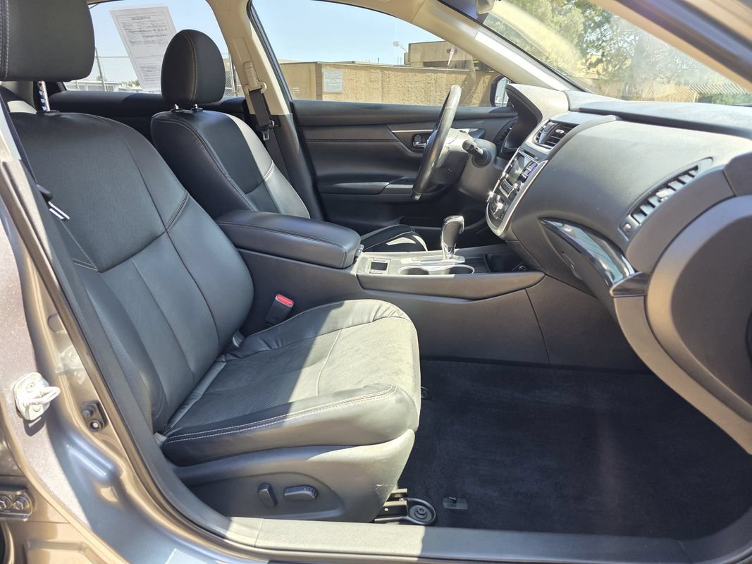 Used 2017 Nissan Altima 2.5 SL w/ Moonroof Package FWD image 20