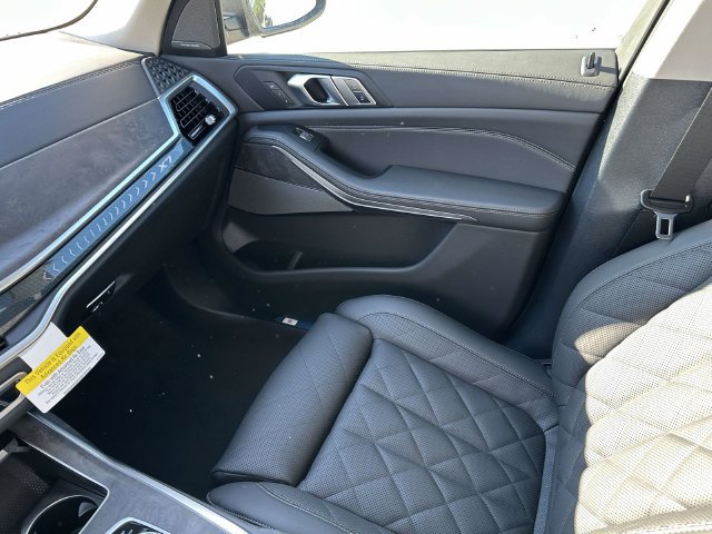 New 2027 BMW X7 xDrive40i w/ Premium Package AWD/4WD image 18