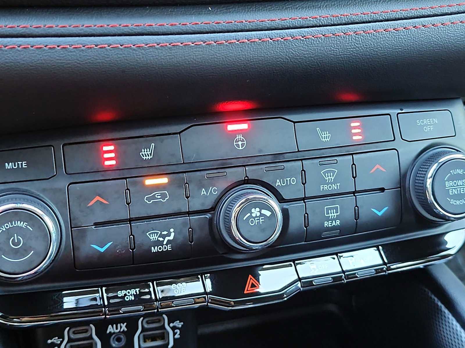 Used 2025 Dodge Durango R/T w/ Blacktop Package image 29