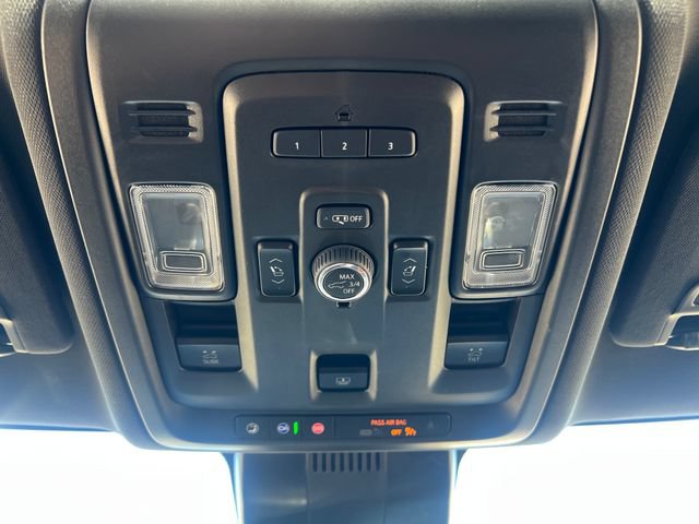 Used 2024 Chevrolet Tahoe Z71 w/ Luxury Package AWD/4WD image 38