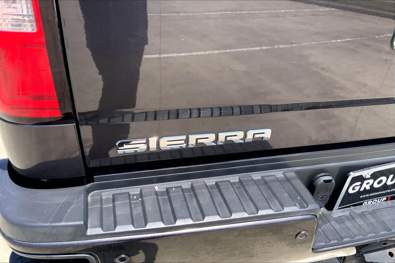 Used 2015 GMC Sierra 2500 Denali w/ Duramax Plus Package AWD/4WD image 31