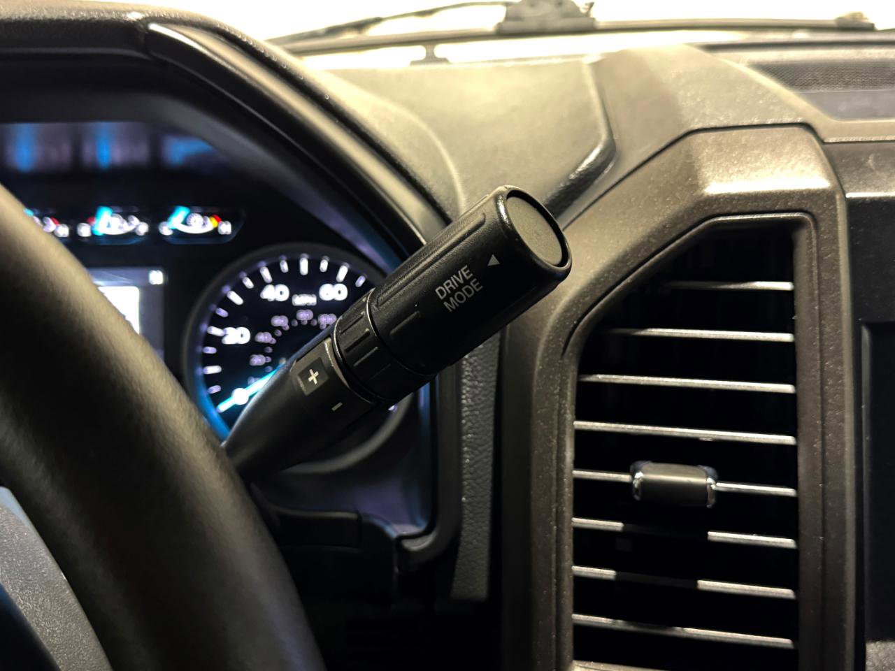 Used 2022 Ford F250 XL w/ Power Equipment Group AWD/4WD image 25