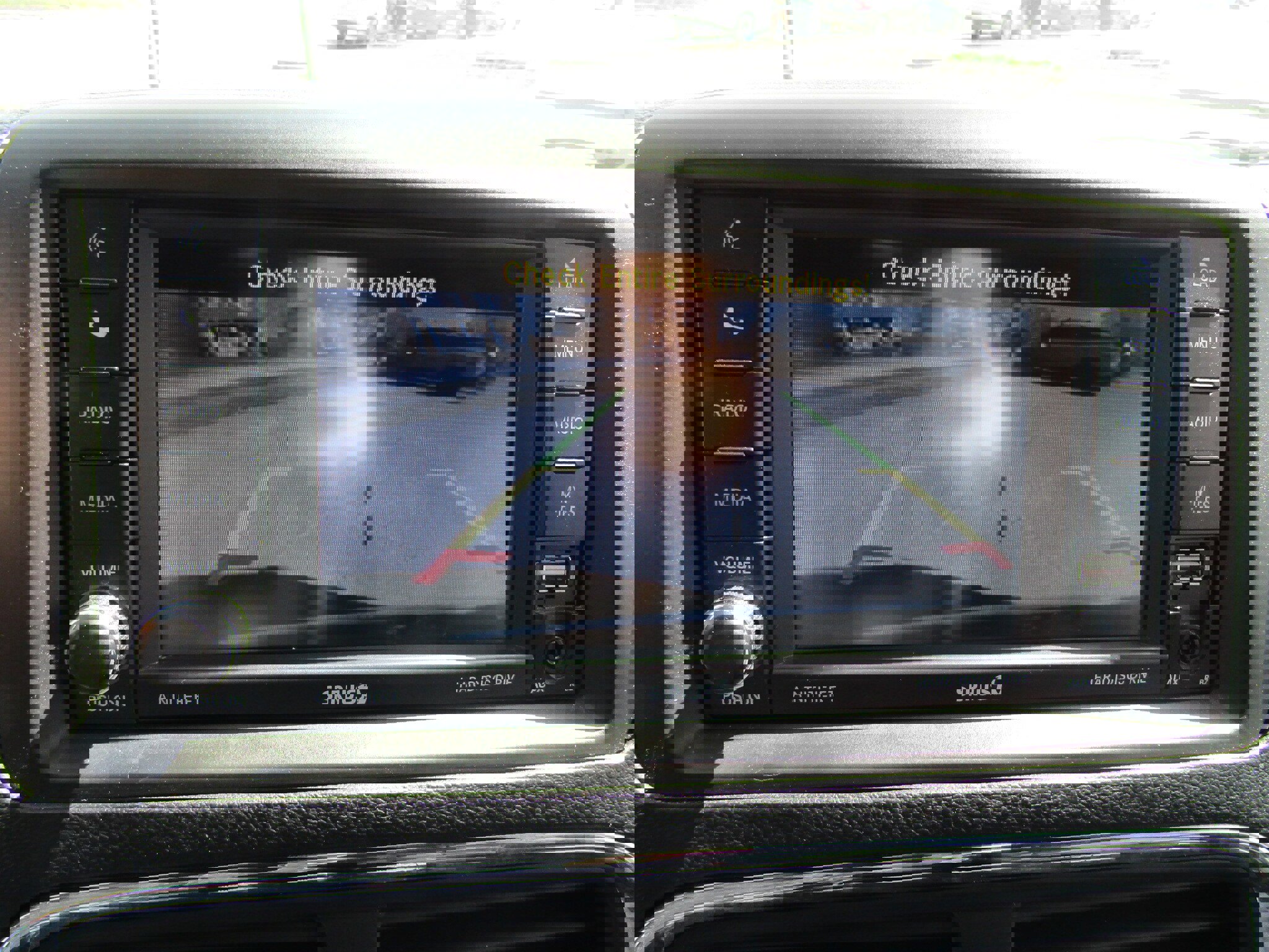 Used 2017 Dodge Grand Caravan SXT image 28