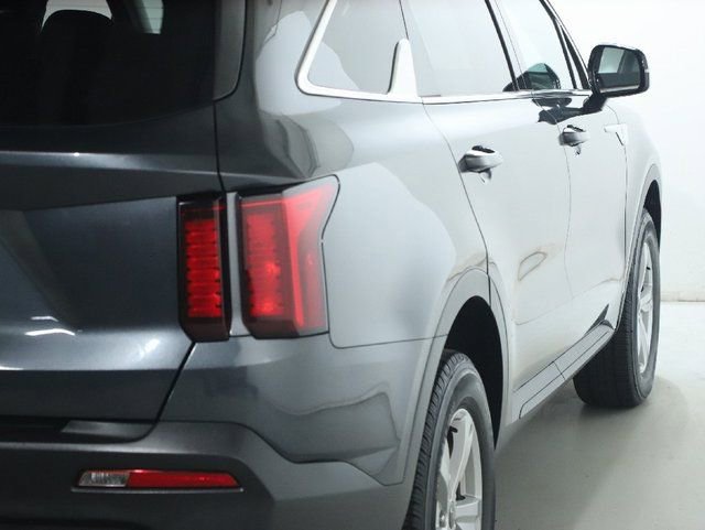 Used 2022 Kia Sorento LX AWD/4WD image 46