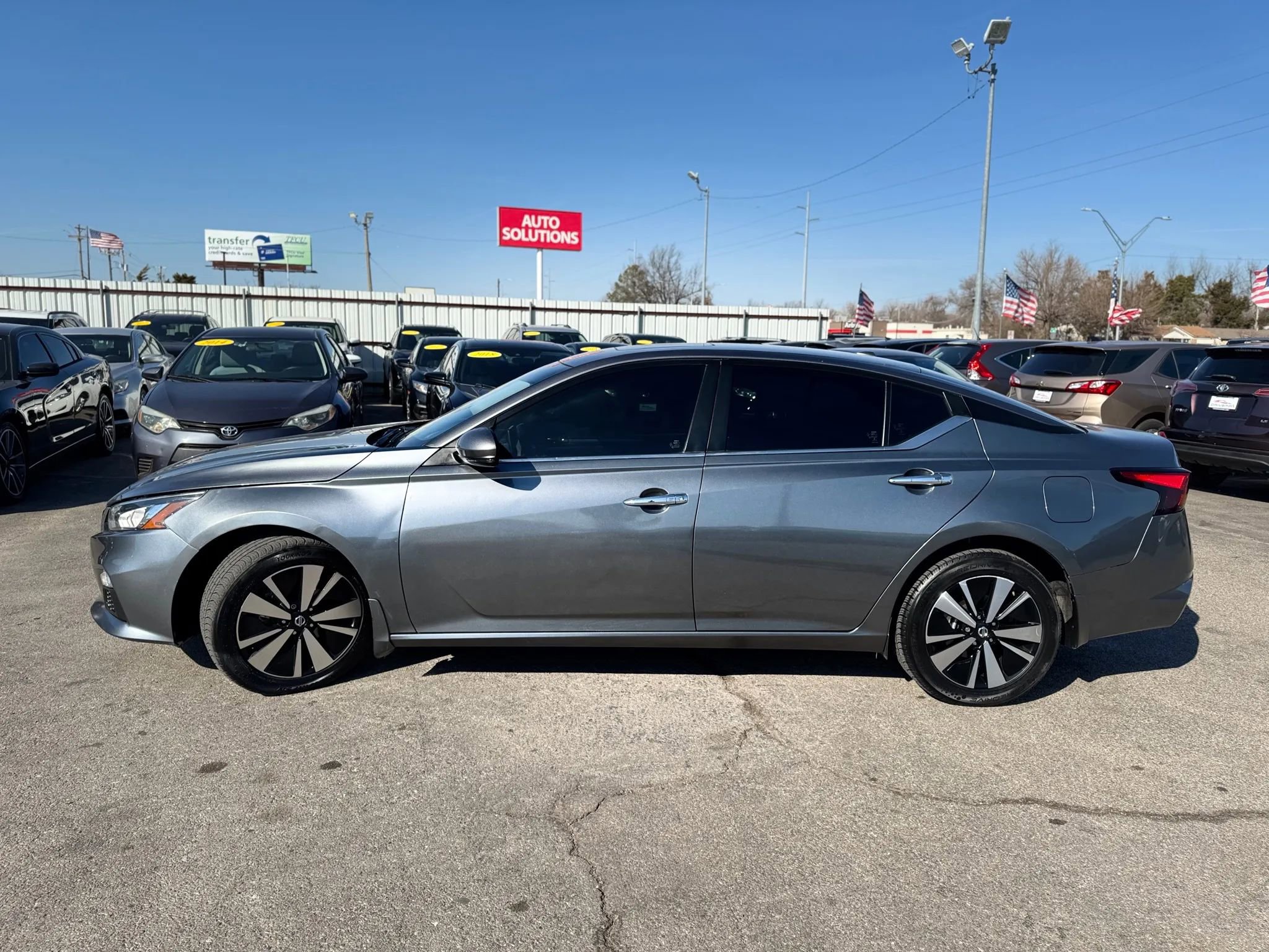 Used 2022 Nissan Altima 2.5 SV w/ SV Premium Package image 6