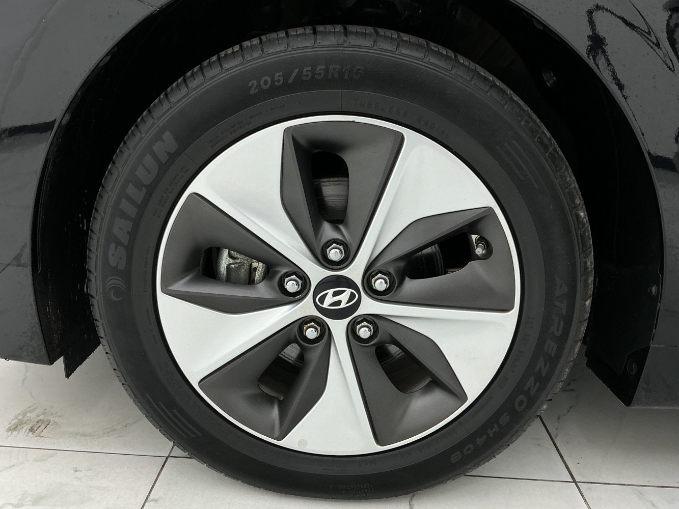 Used 2019 Hyundai Ioniq Limited FWD image 45