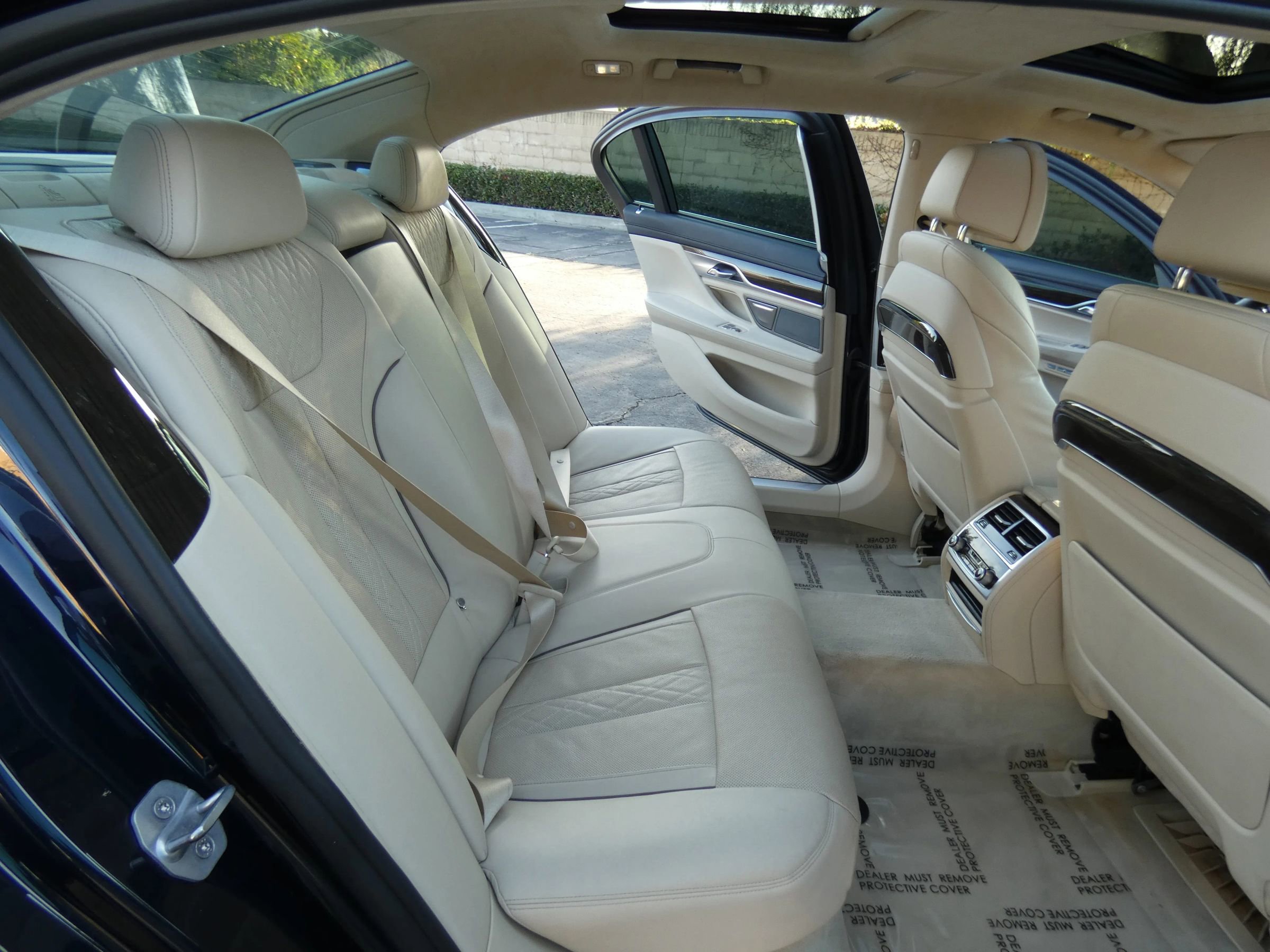 Used 2016 BMW 750i xDrive image 42