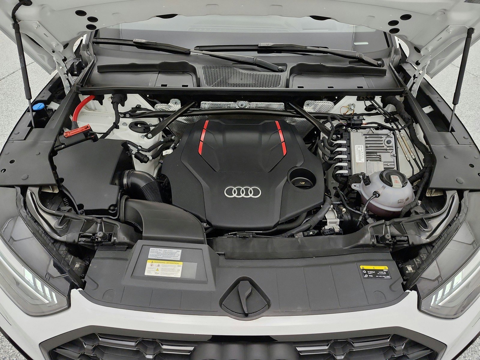 Used 2024 Audi SQ5 Prestige AWD/4WD image 16