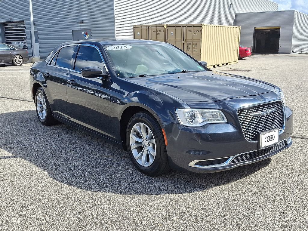 Used 2016 Chrysler 300 Limited image 3