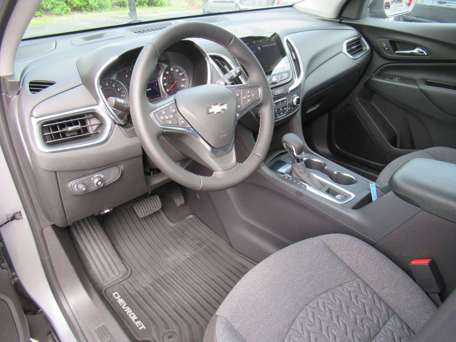 Used 2024 Chevrolet Equinox LT FWD image 16