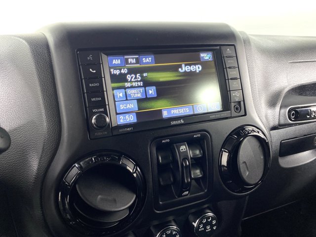 Used 2015 Jeep Wrangler Unlimited Sahara w/ Dual Top Group AWD/4WD image 26