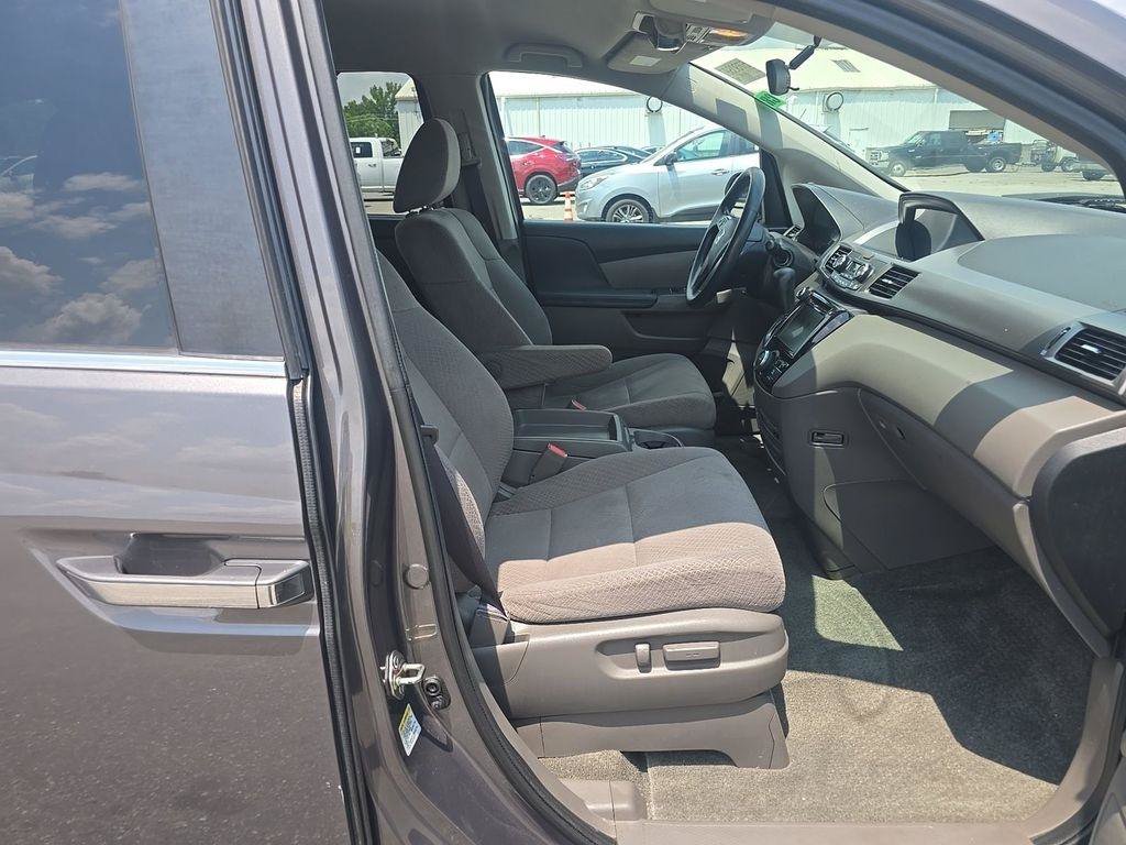 Used 2016 Honda Odyssey SE image 12