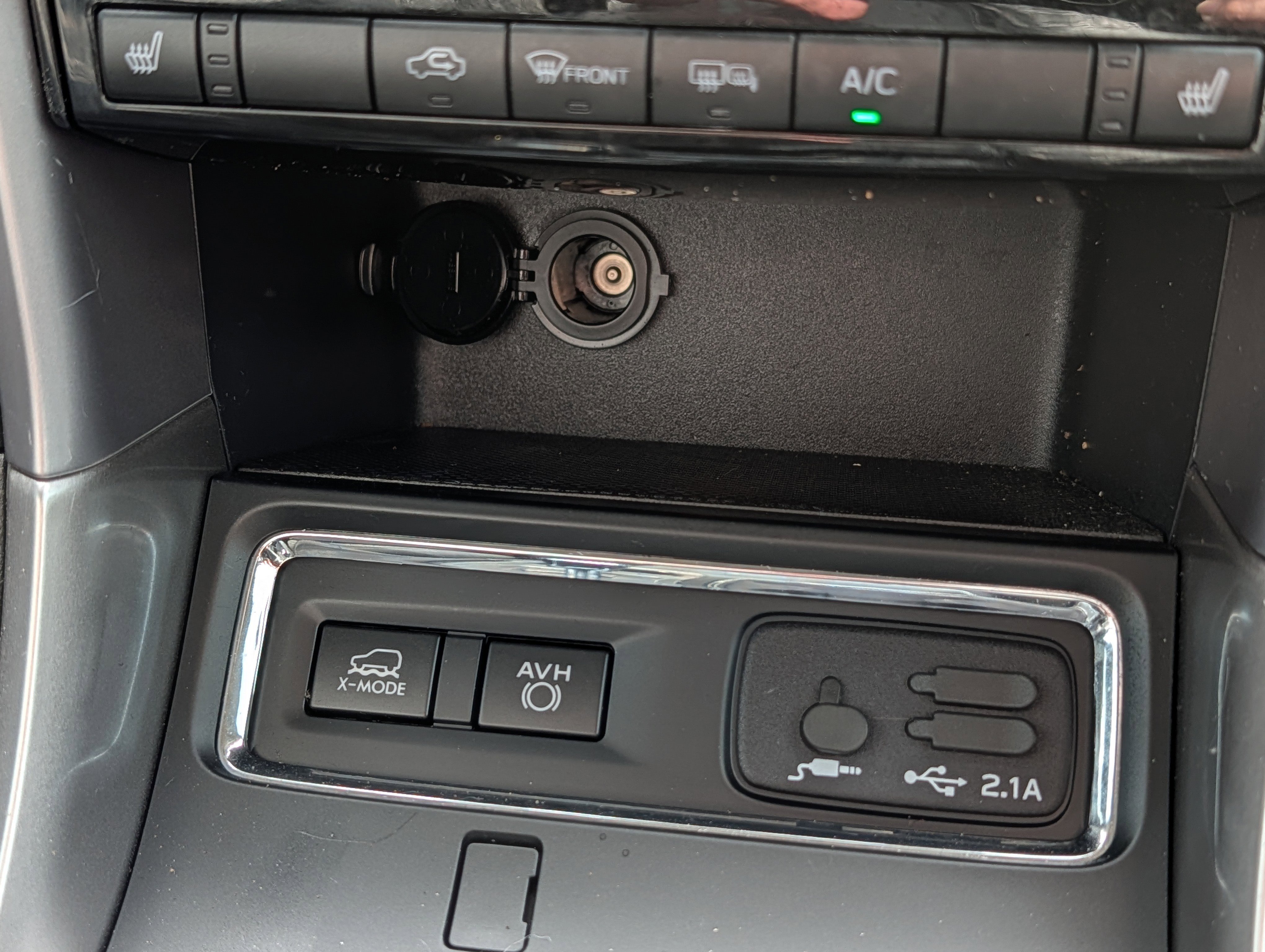 Used 2022 Subaru Ascent Premium image 27