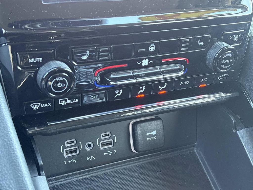 Used 2023 Jeep Grand Cherokee L Laredo w/ Luxury Tech Group I image 34