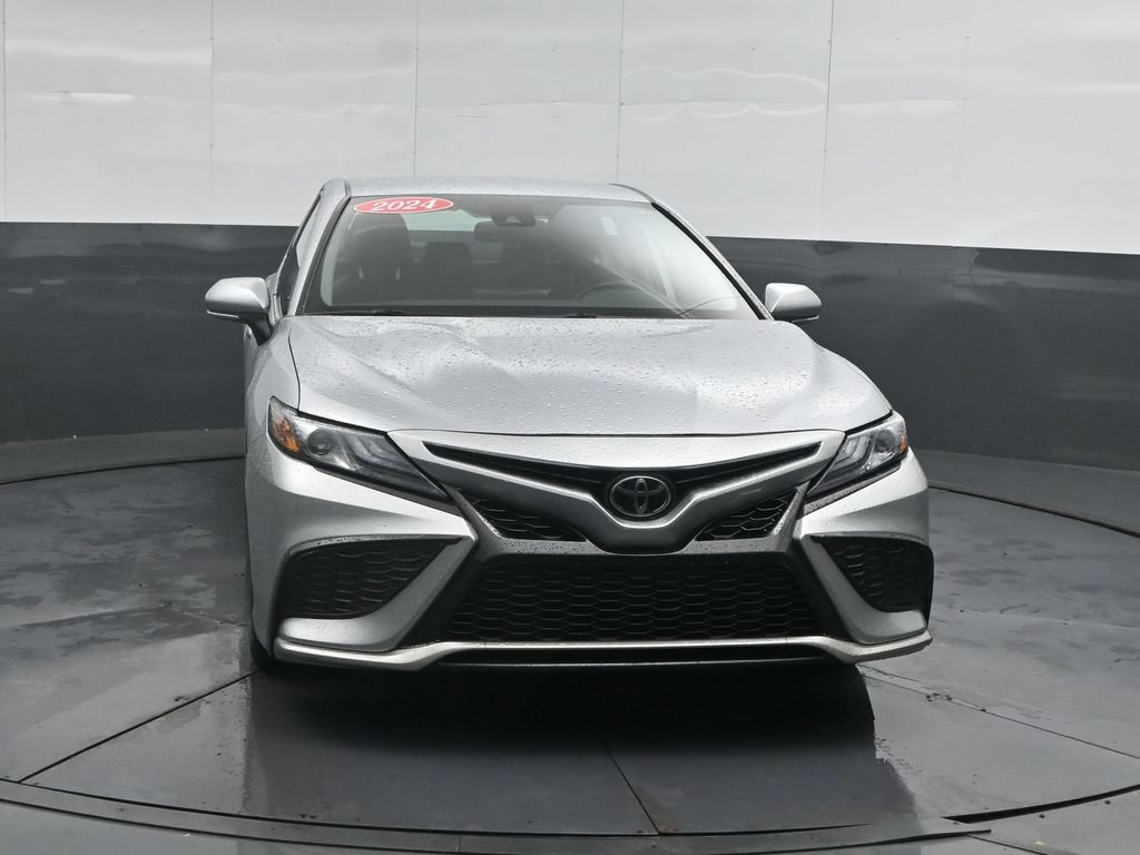 Used 2024 Toyota Camry XSE FWD image 5