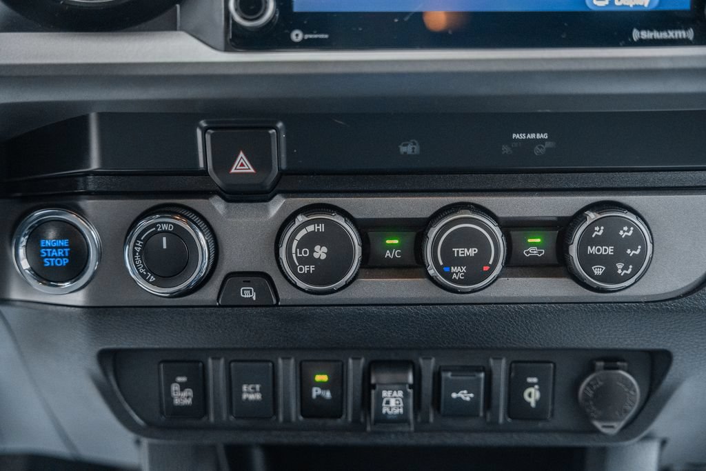 Used 2020 Toyota Tacoma TRD Off-Road w/ Technology Package AWD/4WD image 26