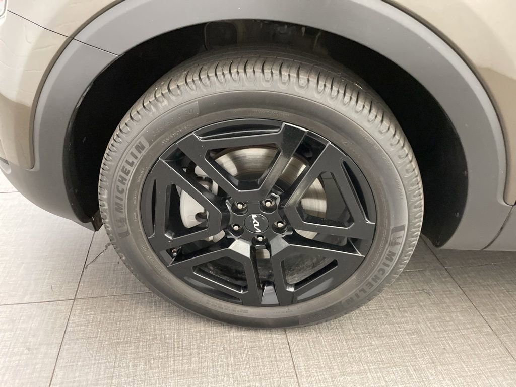 Used 2024 Kia Telluride EX X-Line image 11